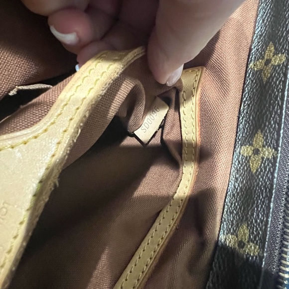 100% Authentic Louis Vuitton Piano Bag! - Picture 8 of 8